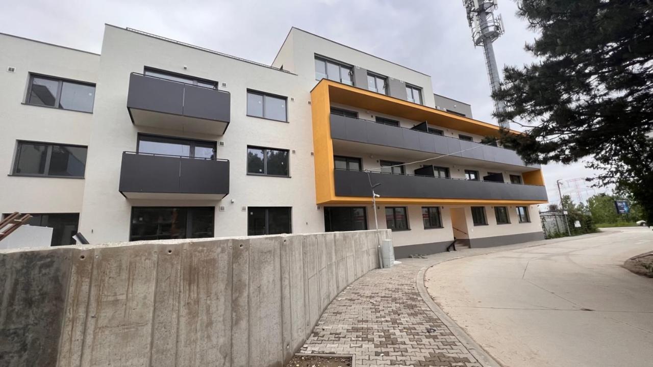 Air-Conditioned 2 Room Apartment, With Terrace, Rovinka 203 Exterior foto
