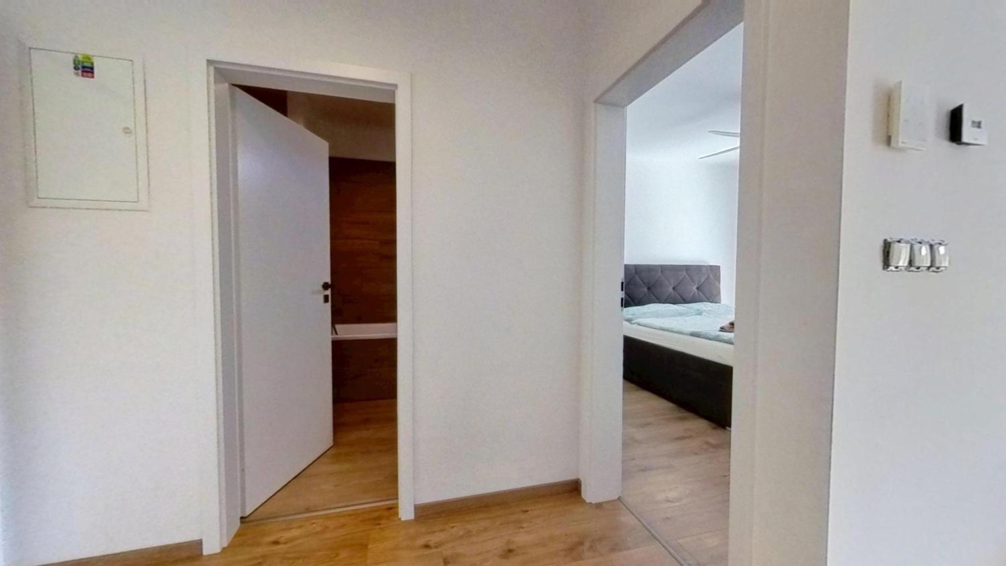 Air-Conditioned 2 Room Apartment, With Terrace, Rovinka 203 Exterior foto