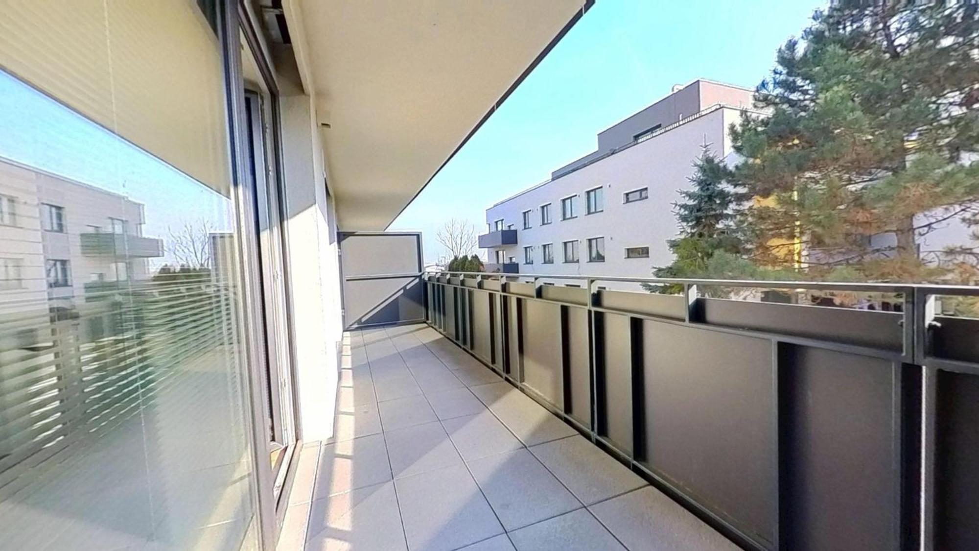 Air-Conditioned 2 Room Apartment, With Terrace, Rovinka 203 Exterior foto